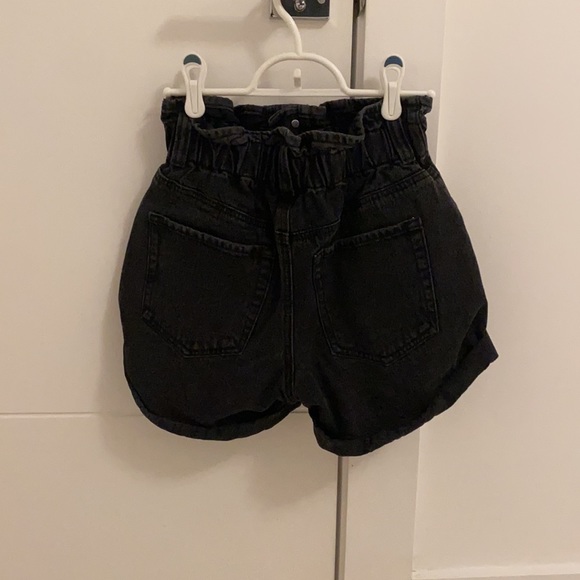 Black jean shorts - Picture 2 of 2
